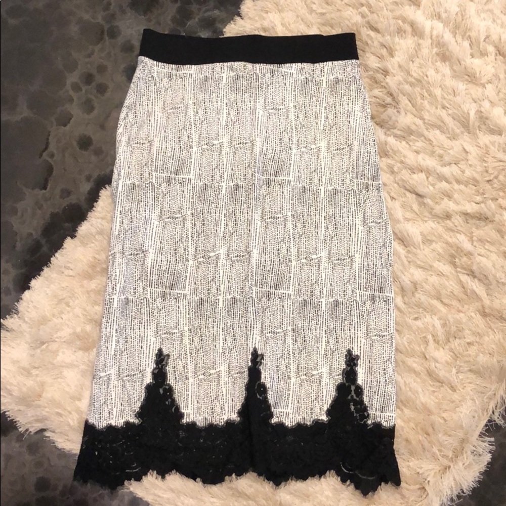 Black and white pencil skirt ❤️